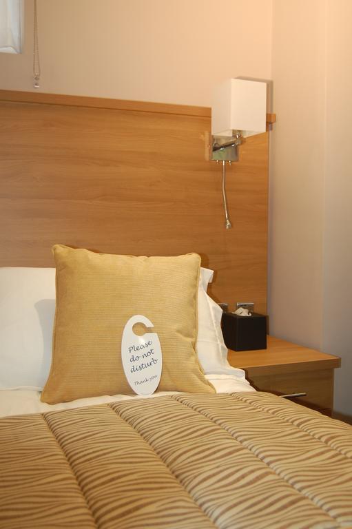 Five Mile Oxford Hotel Phòng bức ảnh