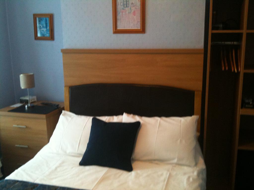 Five Mile Oxford Hotel Phòng bức ảnh